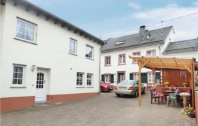 Отель Three-Bedroom Holiday Home in Strohn  Штрон